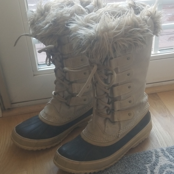 Sorel Shoes - Sorel joan of arctic winter boots 8 used fur
